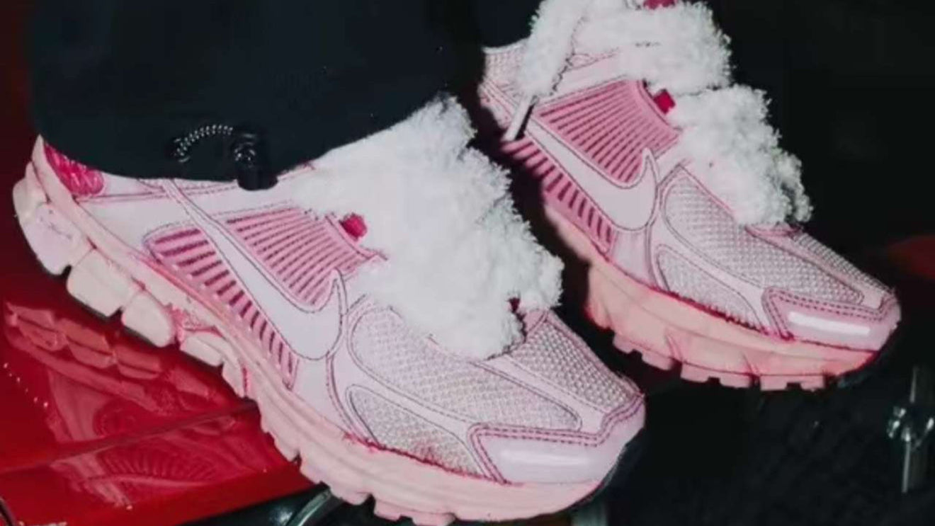 Vomero 5 Pink avec lacet fluffy blanc