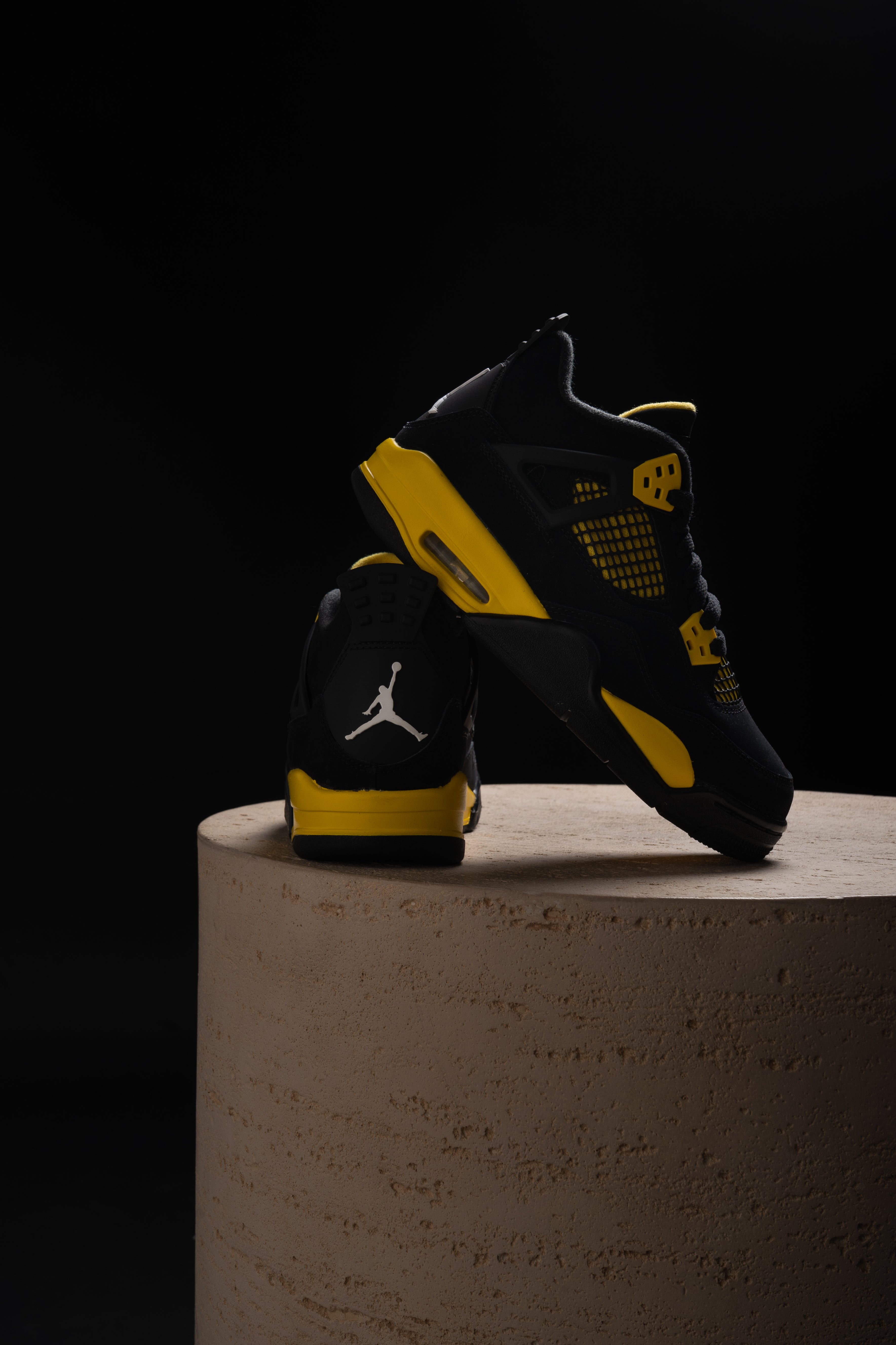 Air Jordan 4 Yellow Thunder