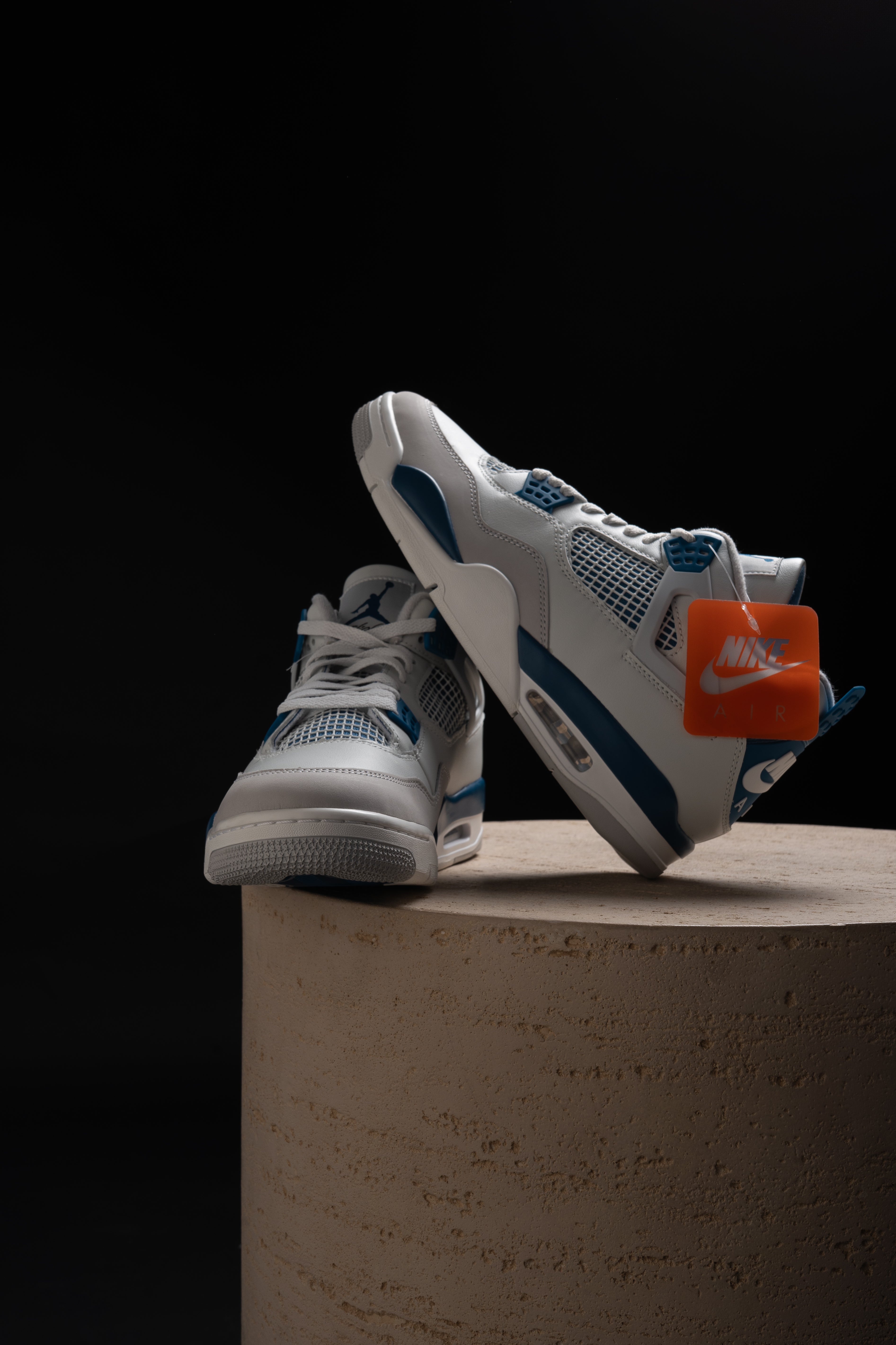 Air Jordan 4 Millitary Blue