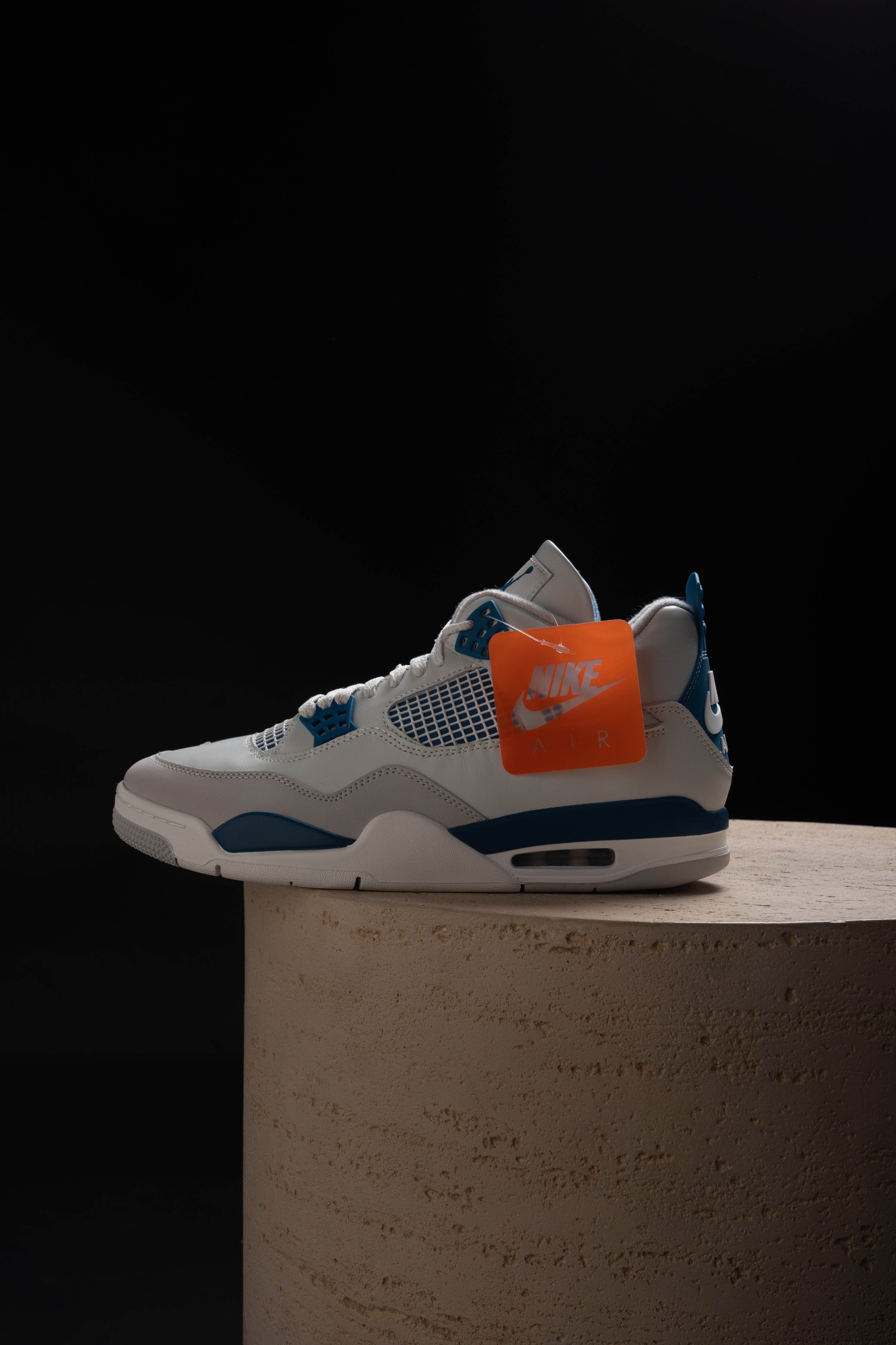 Air Jordan 4 Millitary Blue