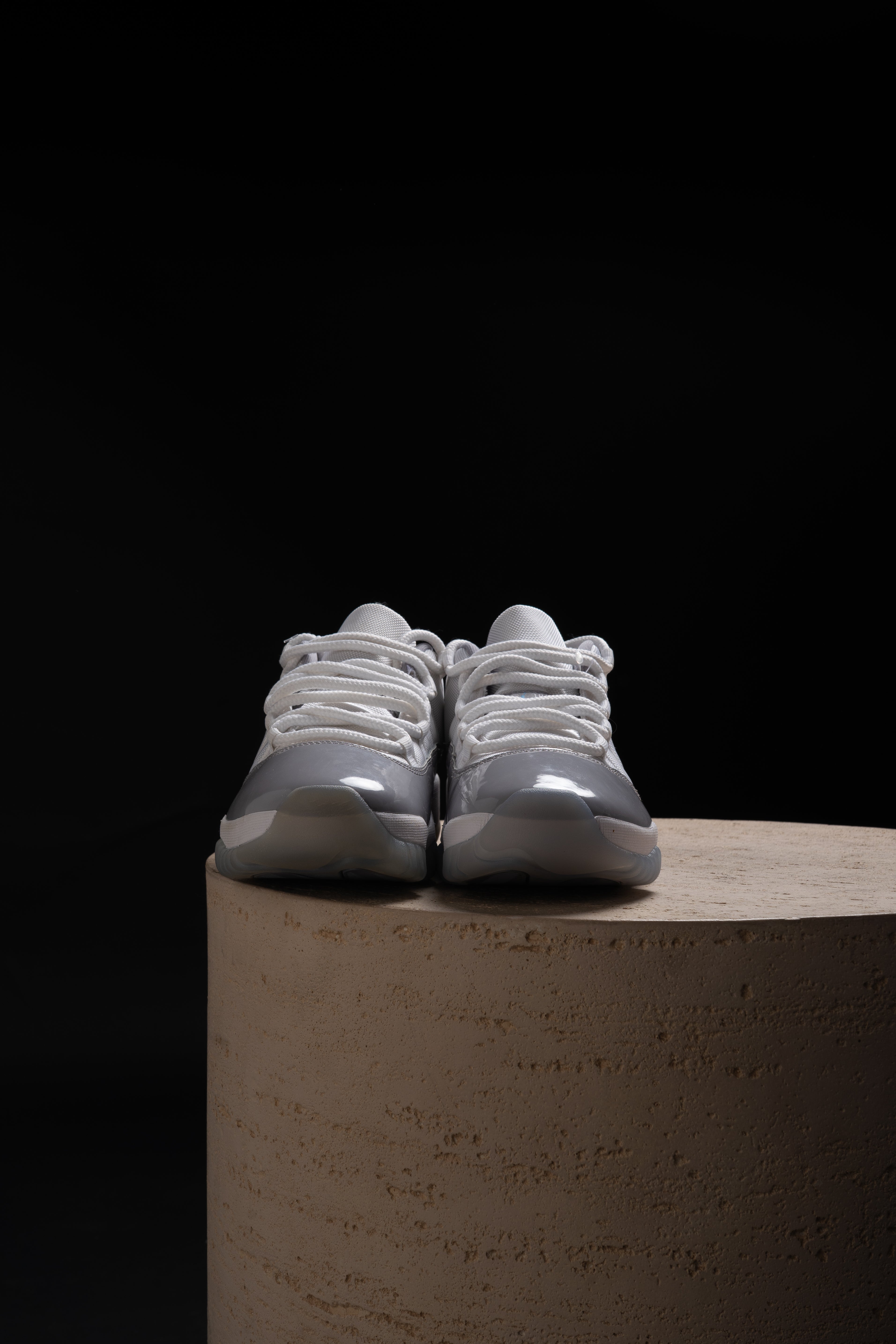Air Jordan 11 Low Grey