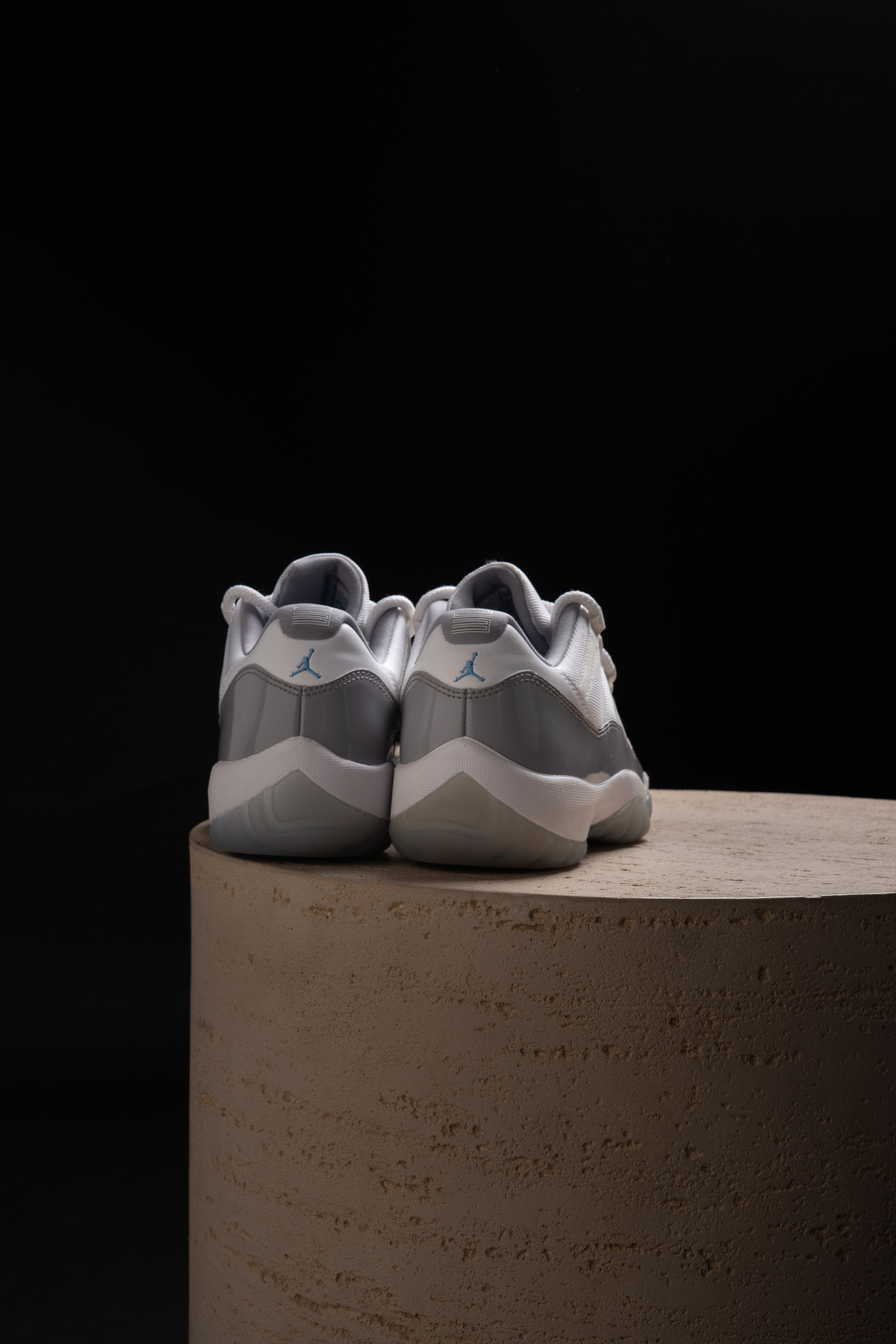 Air Jordan 11 Low Grey
