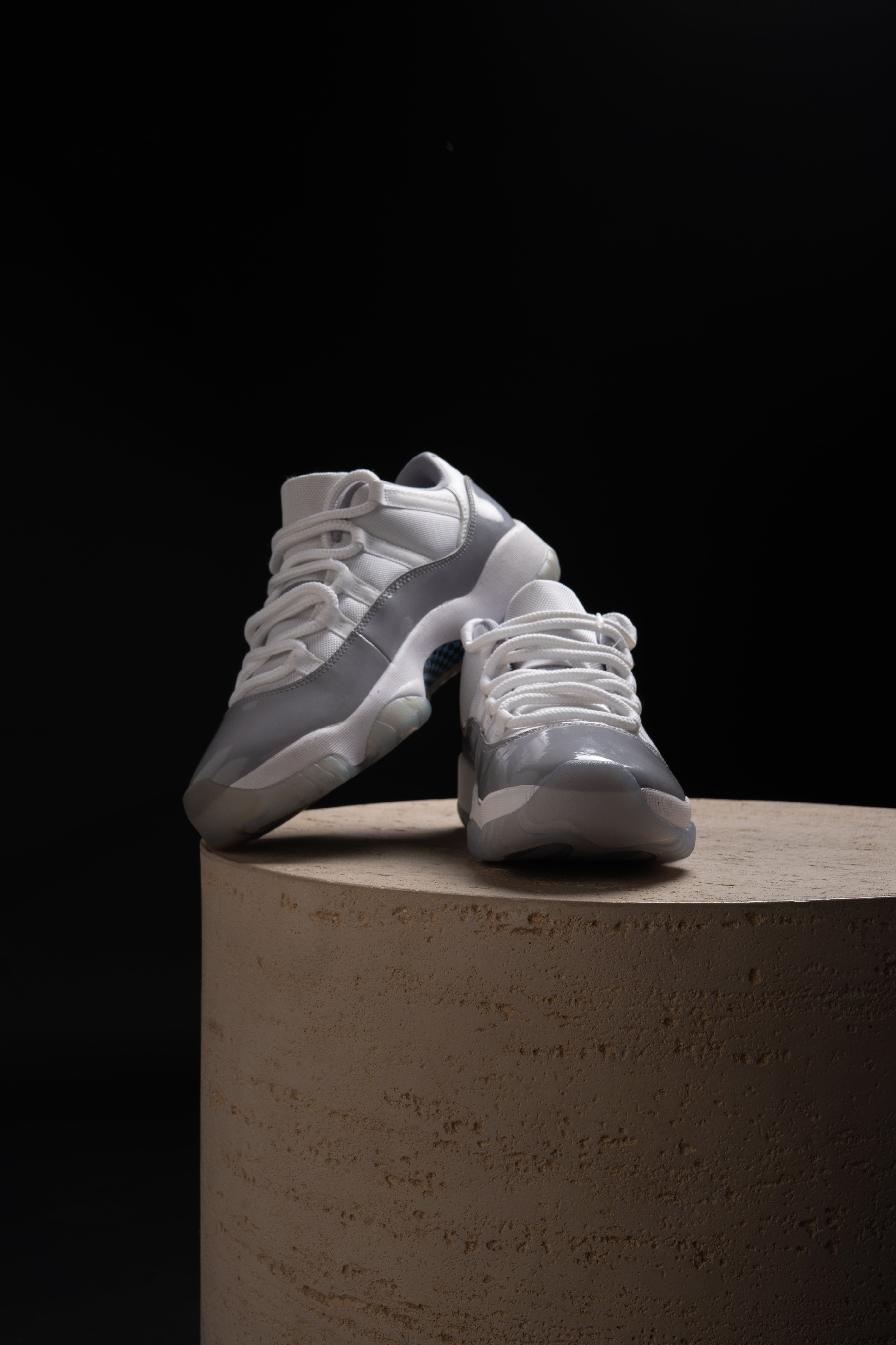 Air Jordan 11 Low Grey