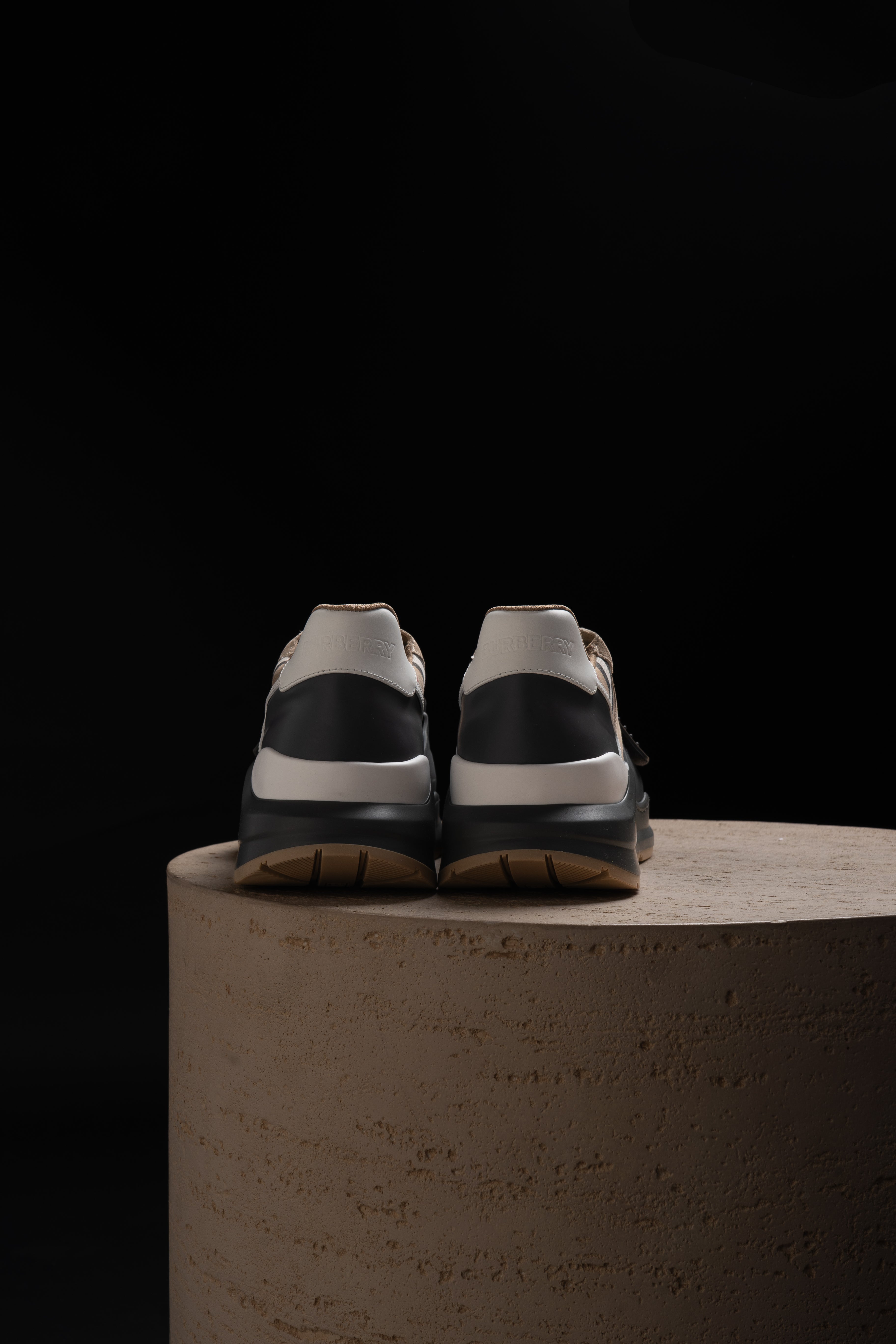 Burberry Noir Beige