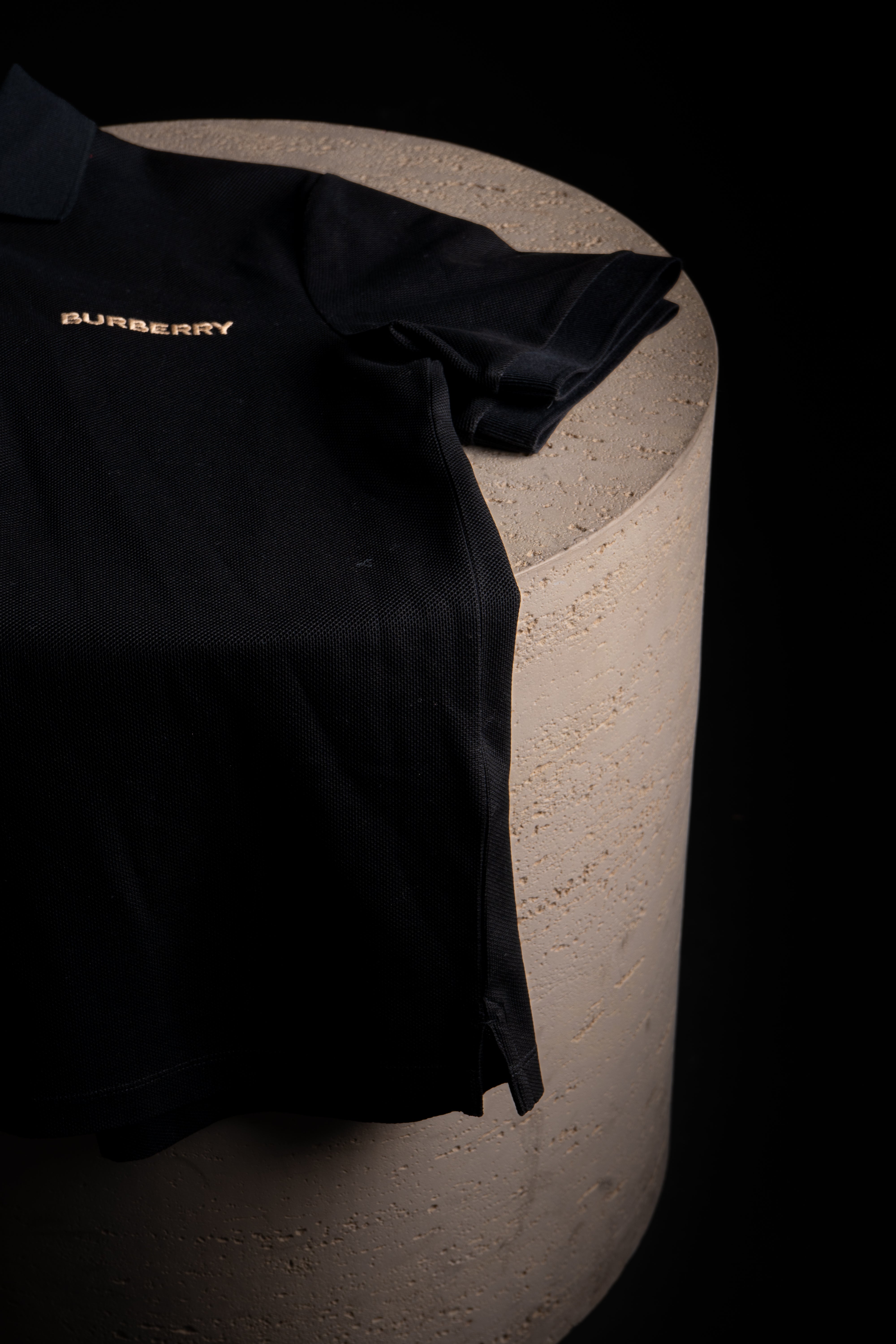 Polo Burberry Noir - WeAreBruxSell