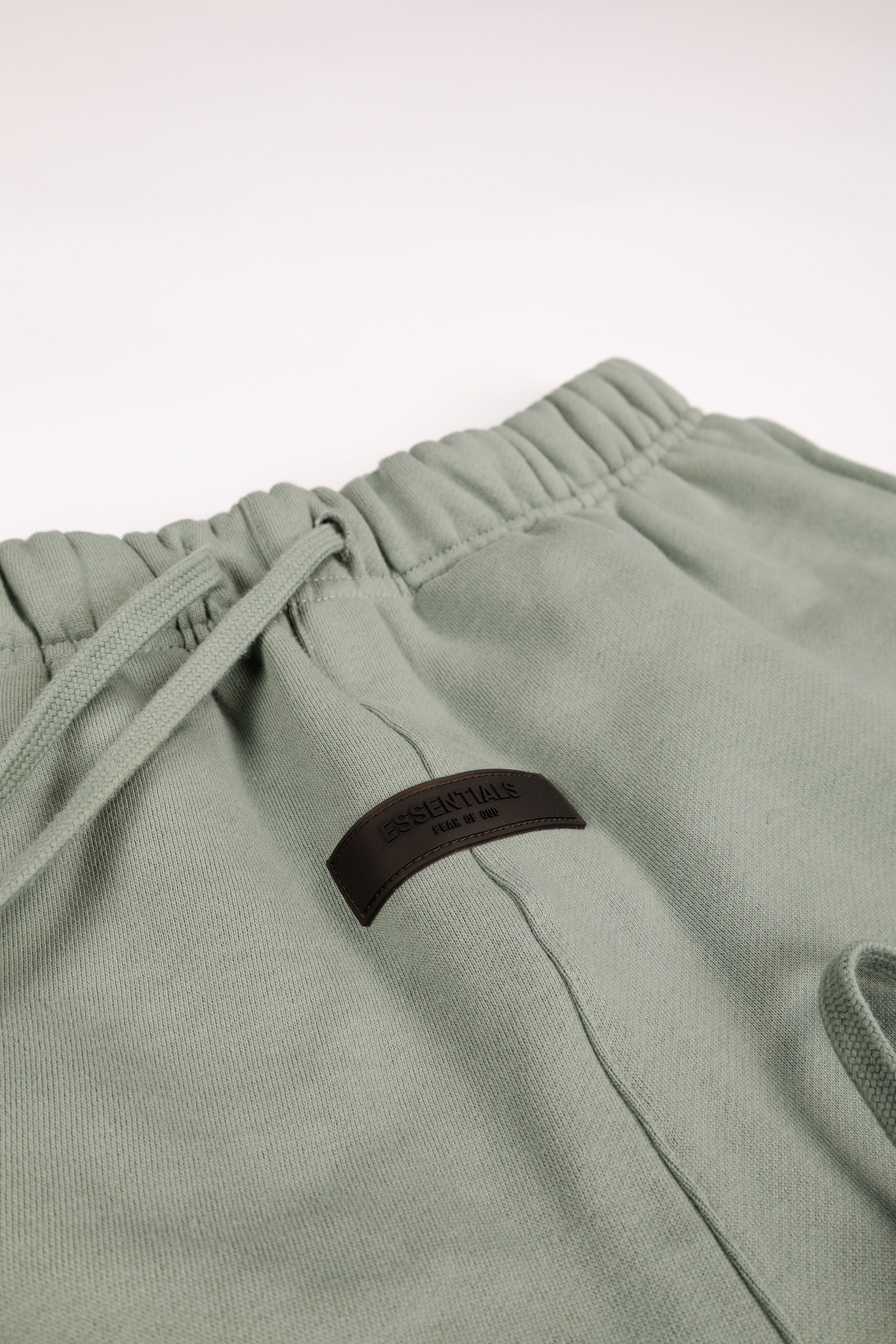 Short Essentials Sycamore