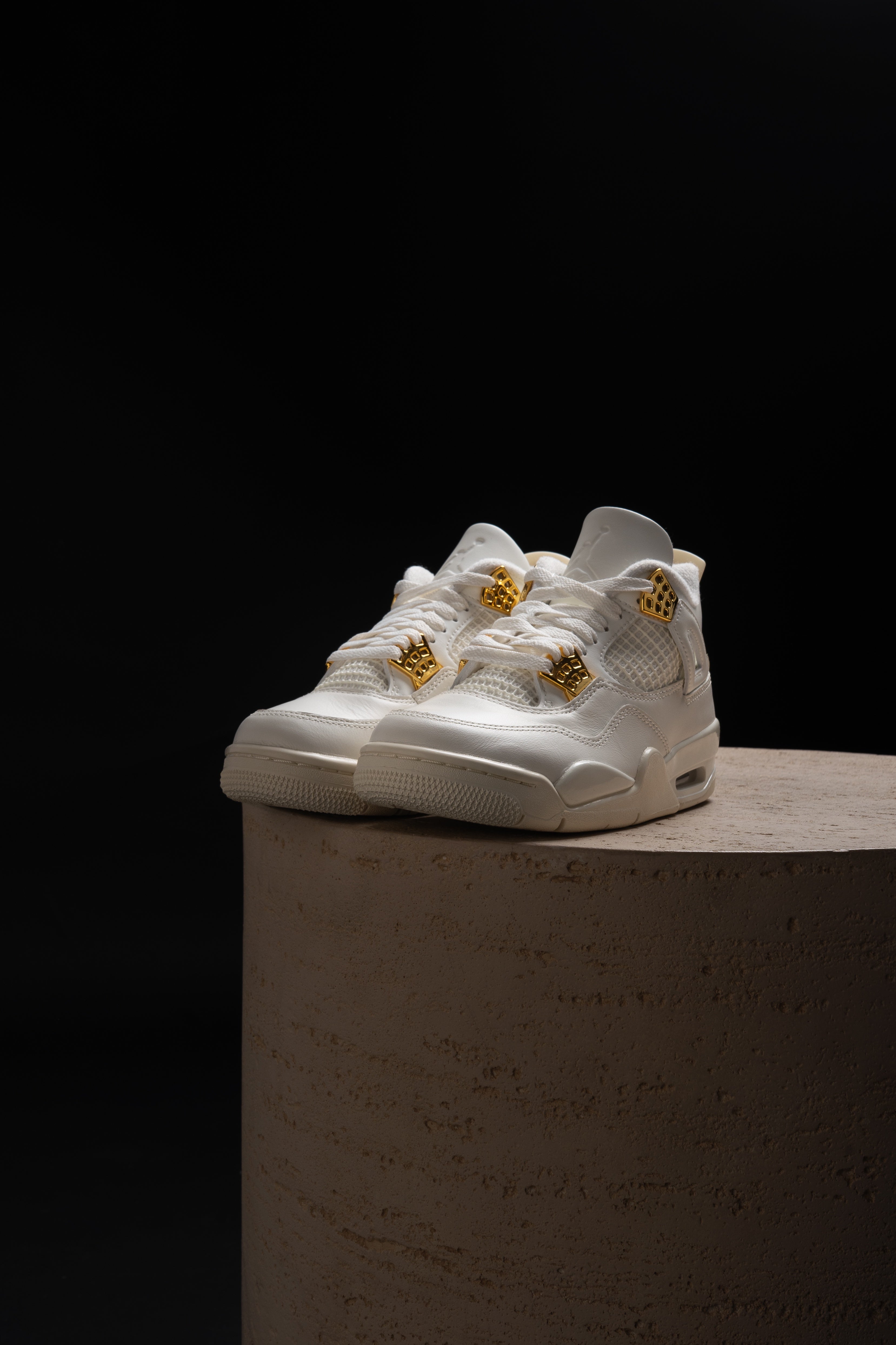 Air Jordan 4 Metalic gold
