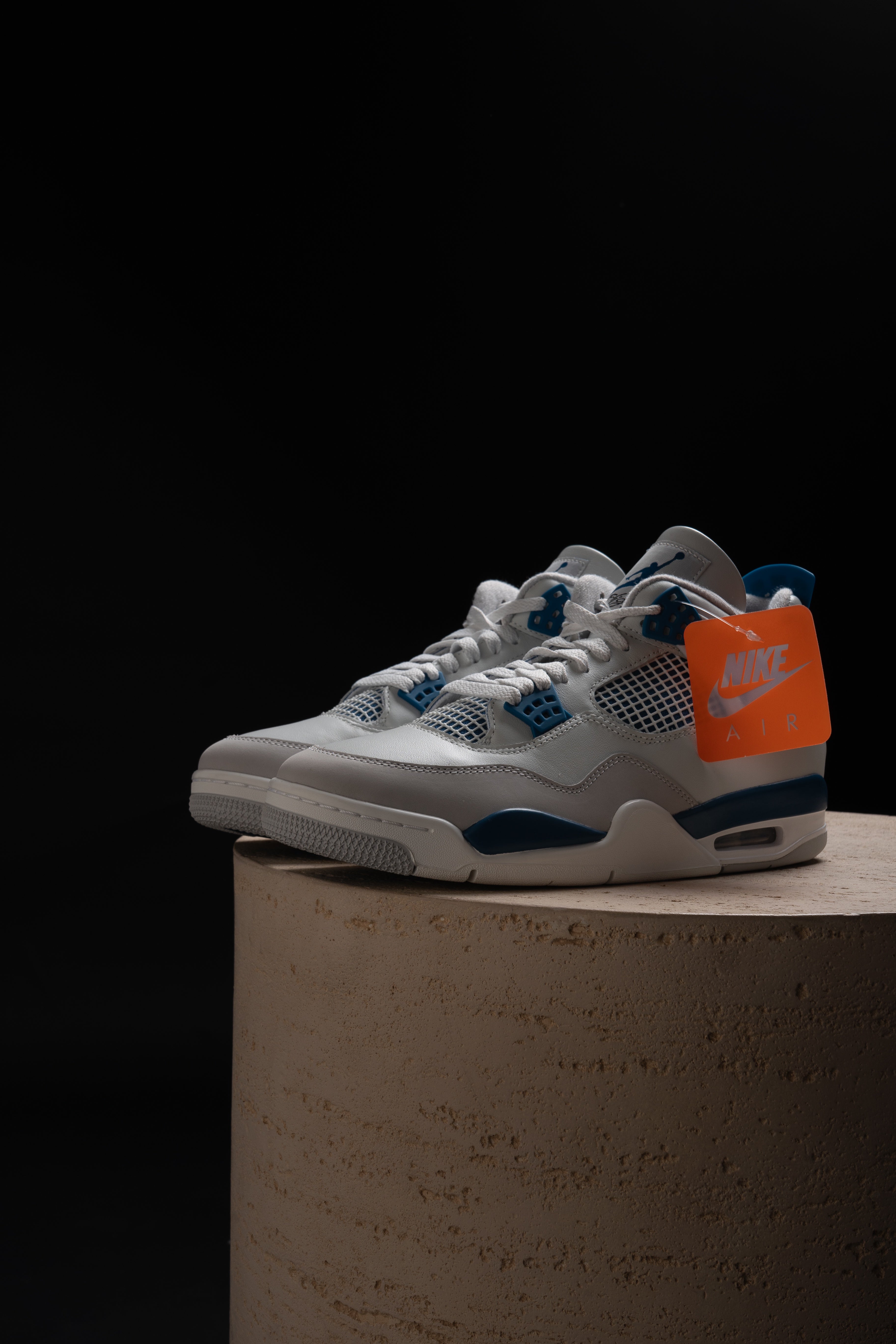 Air Jordan 4 Millitary Blue