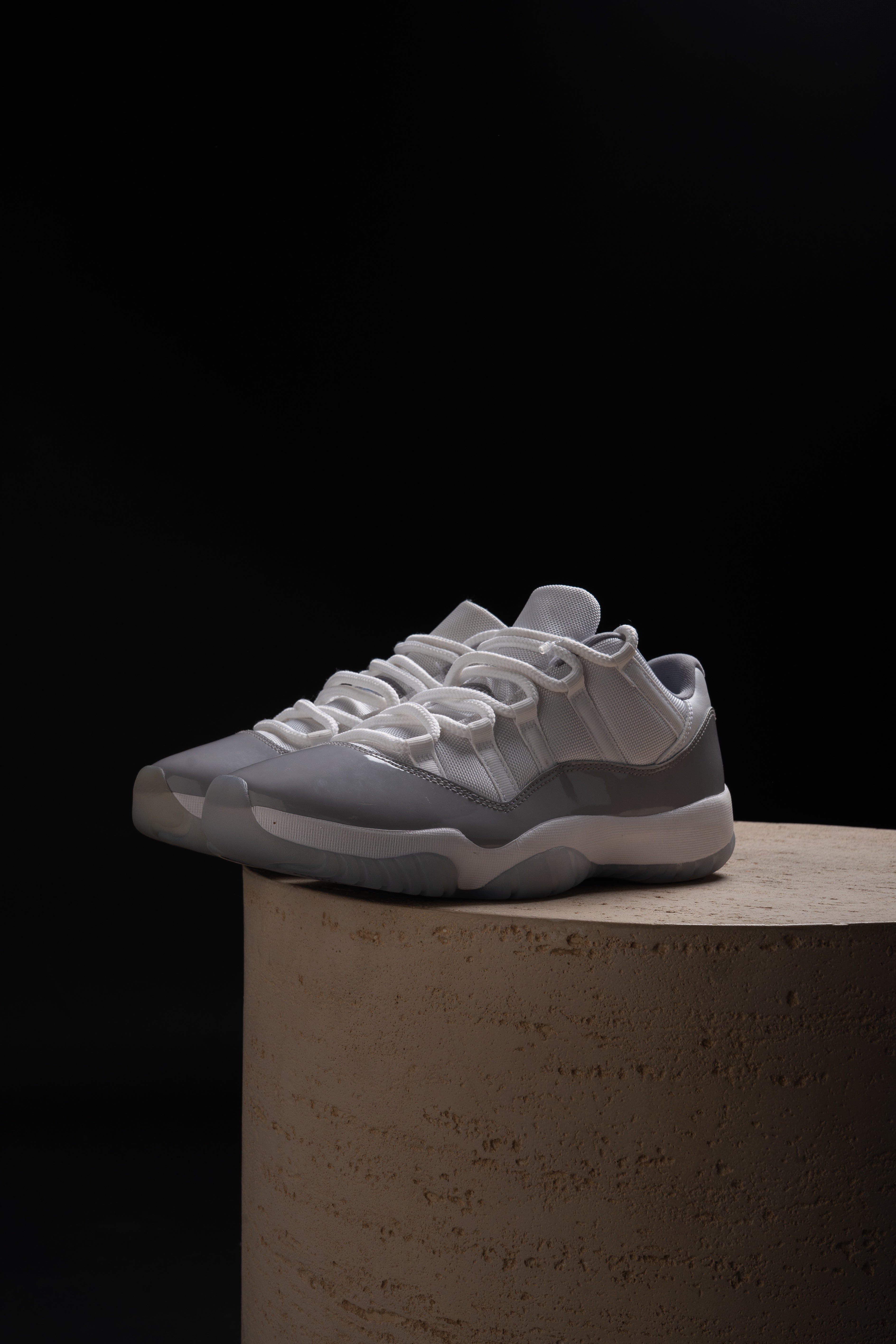 Air Jordan 11 Low Grey