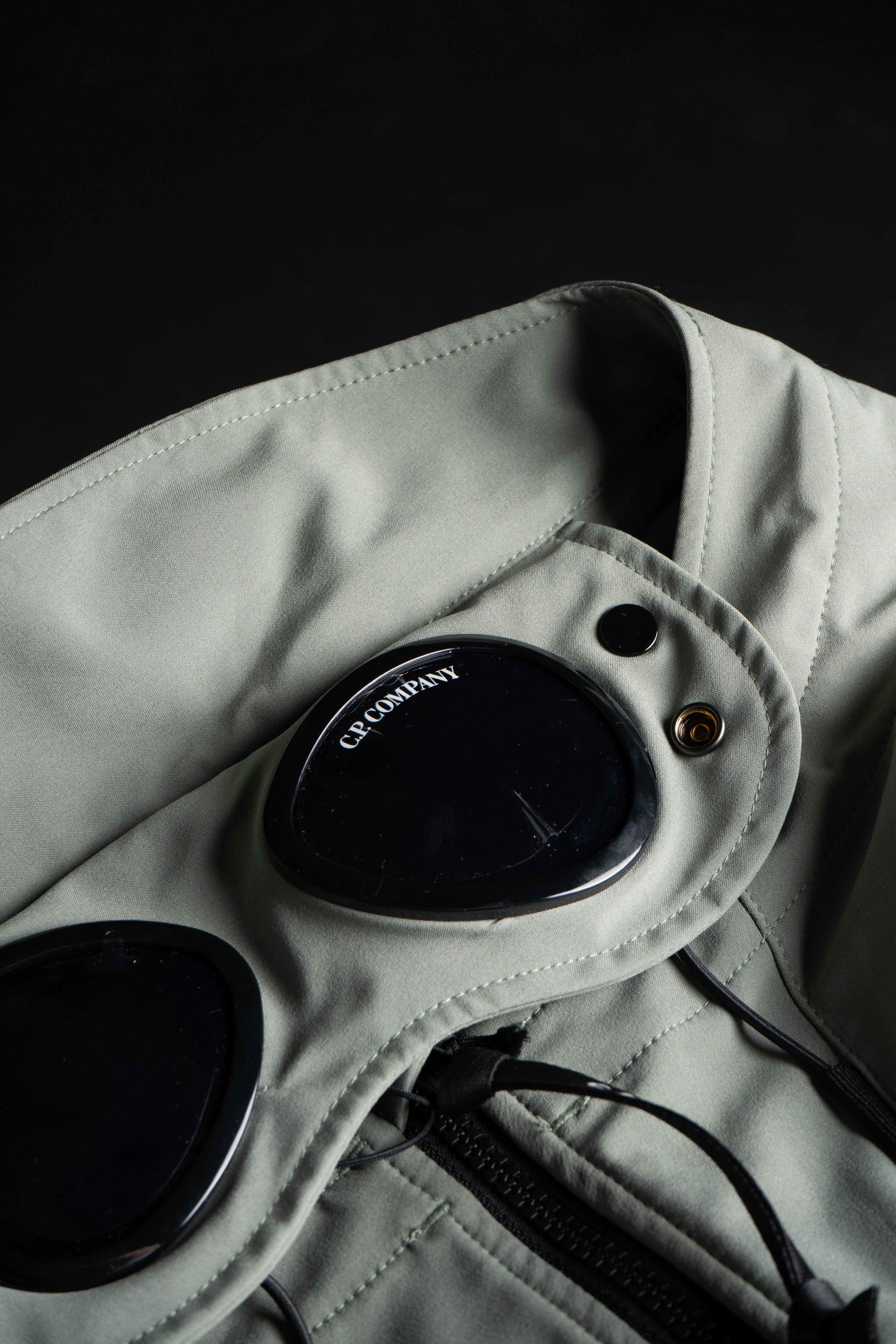 Veste CP Company Kaki détail lunette